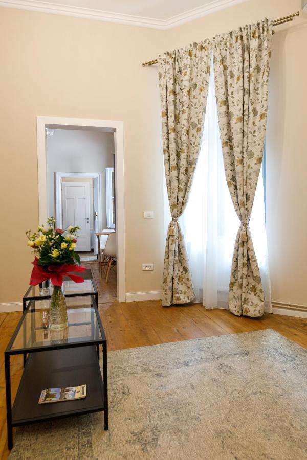 Stylish Flat In The Heart Of Historical Center Apartman Temesvár Kültér fotó